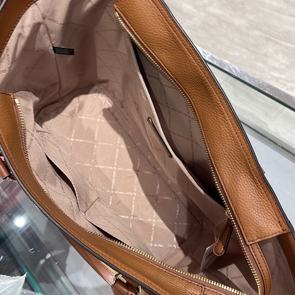 MICHAEL KORS CARINE LARGE FRONT ZIP POCKET SHOULDER TOTE BAG PURSE LUGGAGE NWT - Picture 12 of 16